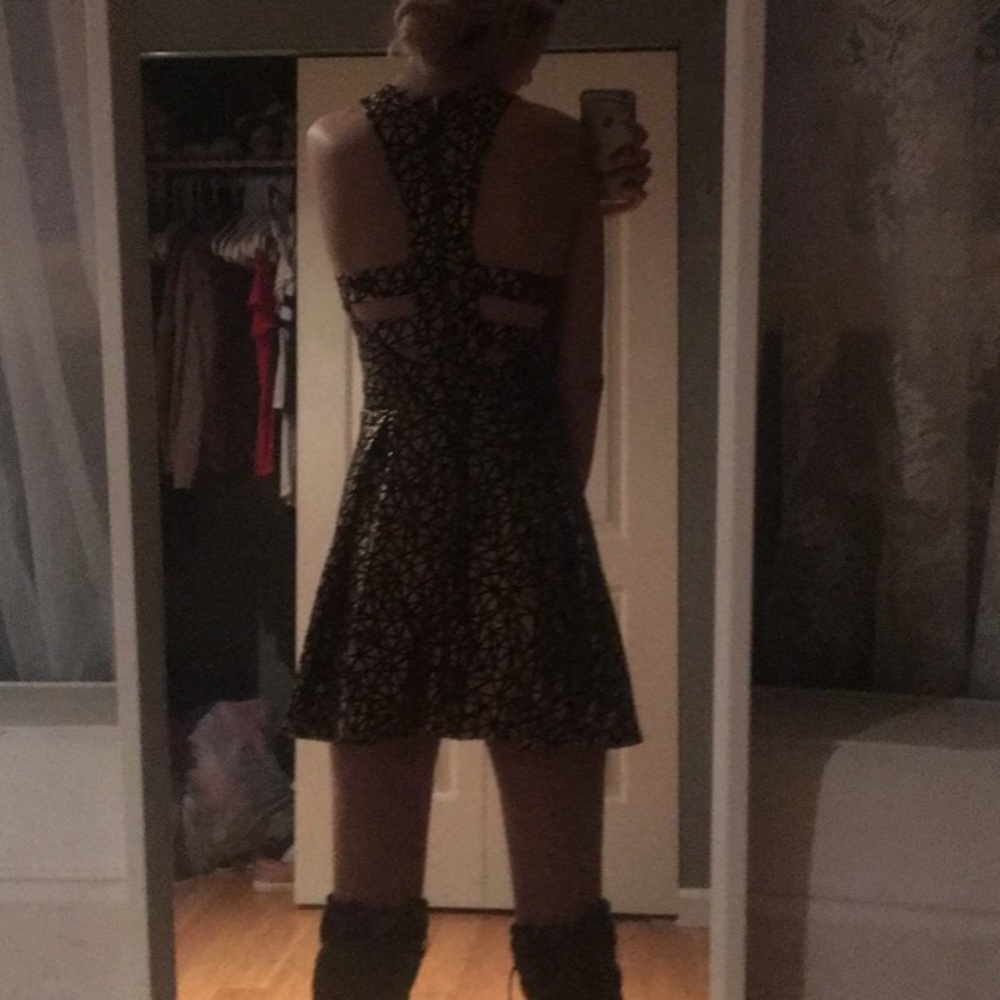 🚨 Event Dress - Picture 5 of 5